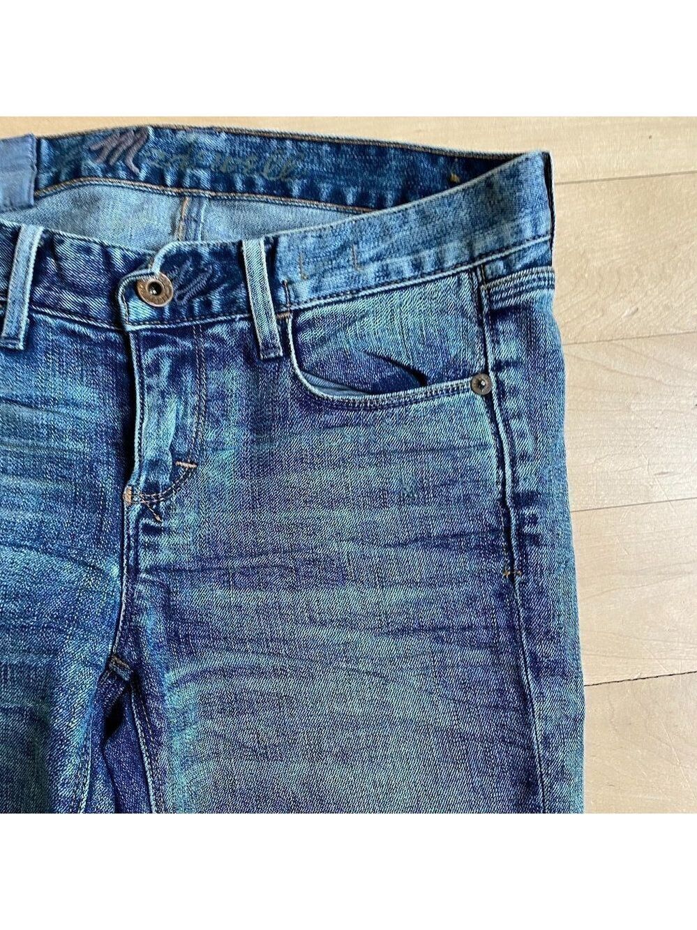 Madewell sz 24 Denim whiskered straight leg